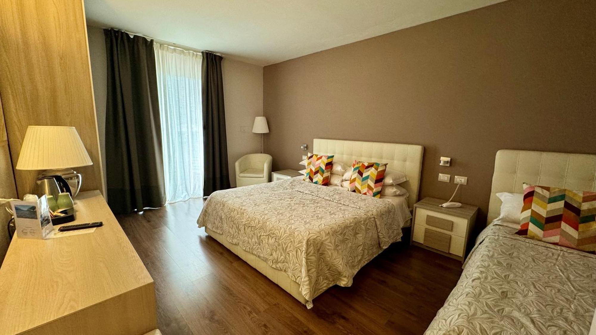 Royal 4*